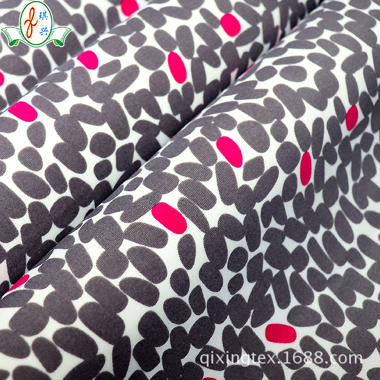 厂家批发锦氨印花泳衣面料弹力滑手布圆点印花新款泳装布男女