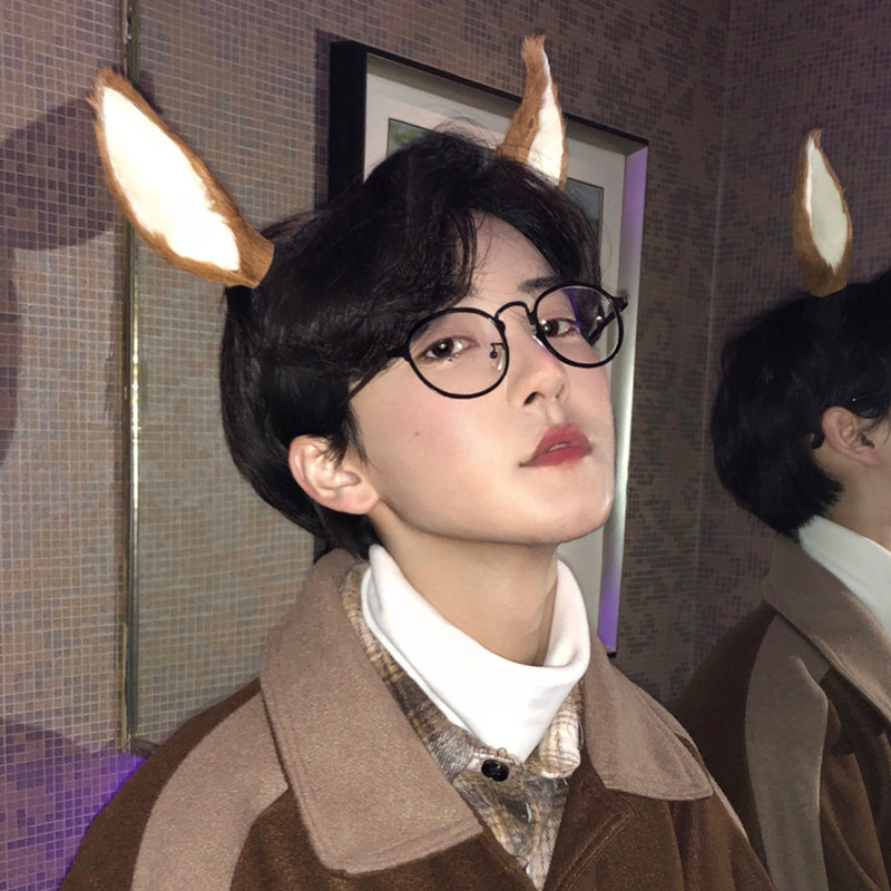 Net red with men's wig short straight hair with bangs in the middle short hair handsome fashion chemical fiber wig headgear wholesale