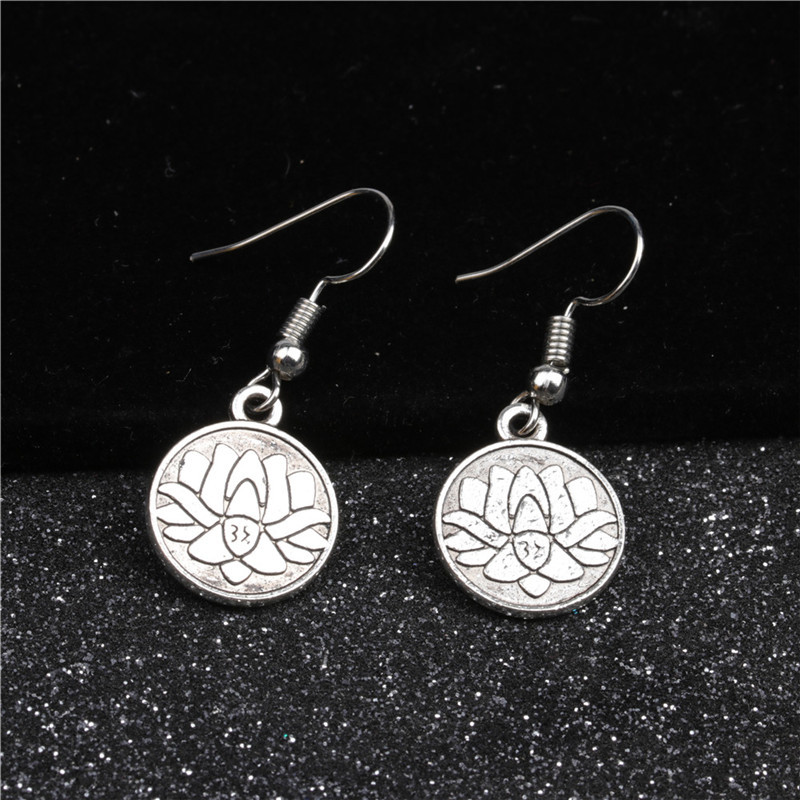 18g Weight Earrings Classification Anniversary, Business, Wedding, Travel, Birthday, Festival Occasion Alloy Material Halloween Festival Water Droplets Pattern Kid'S, Women'S, Unisex Gender Plating Design Fashion Style Gold Color Halloween Fashion Water Droplets Plating Alloy Earrings 24