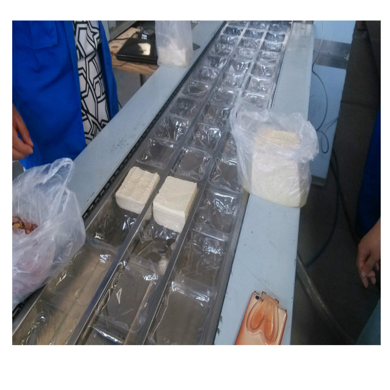休闲食品鲜豆腐拉伸膜真空包装机  休闲零食鲜鱼豆腐真空包装机