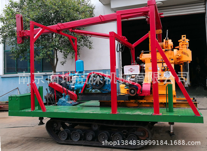 XY-1A(YJ)-L-02-B-SST型履带式钻机及全液压伸缩式自动调高钻塔