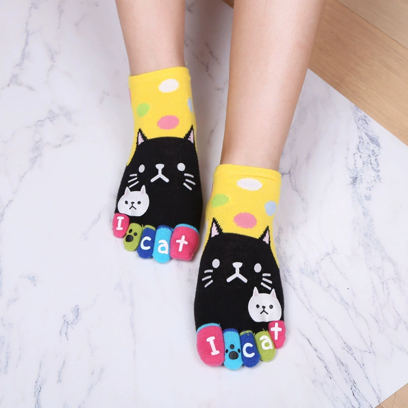 Cute cotton ladies five finger socks divide the toe socks, one piece of cat model, Japanese and Korean style five -finger socks