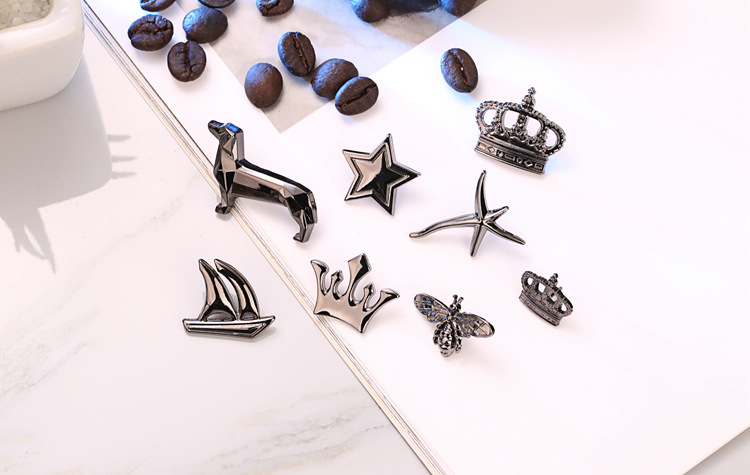 Inlay Design Retro Pin Human Crown Alloy Inlay Artificial Gemstones Unisex Brooches