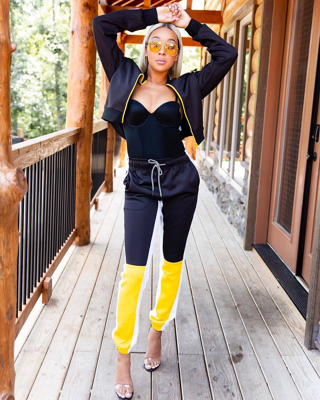 36616544_217562959079080_56951