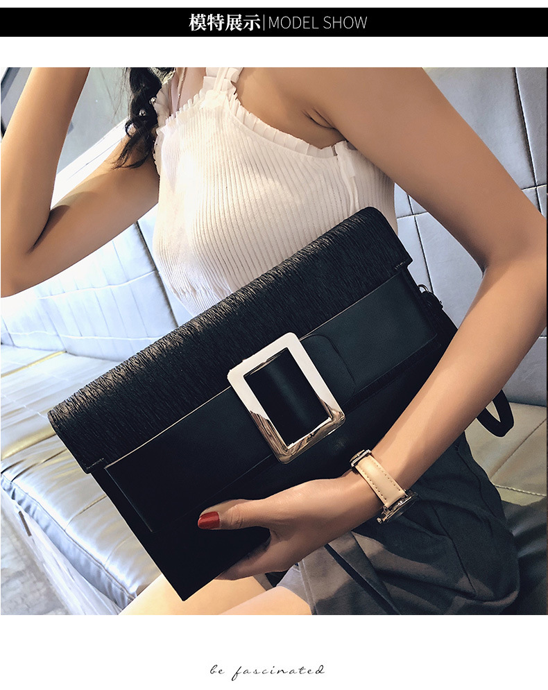 Korean Personality Fashion Messenger Handbag display picture 22