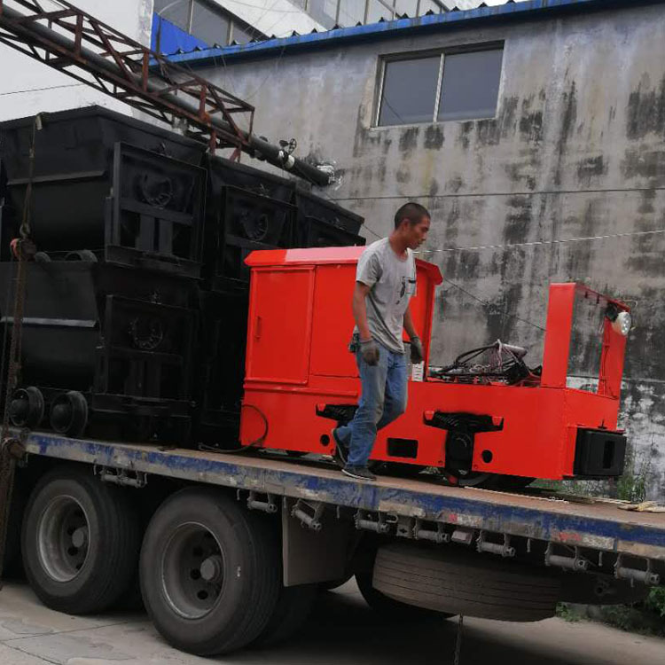 山东电机车厂家 宏图机械主要生产矿用电机车及电机车配件