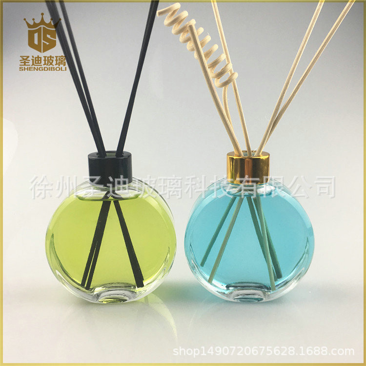 厂家直销新款150ml扁圆香薰瓶 透明螺口高白料玻璃瓶