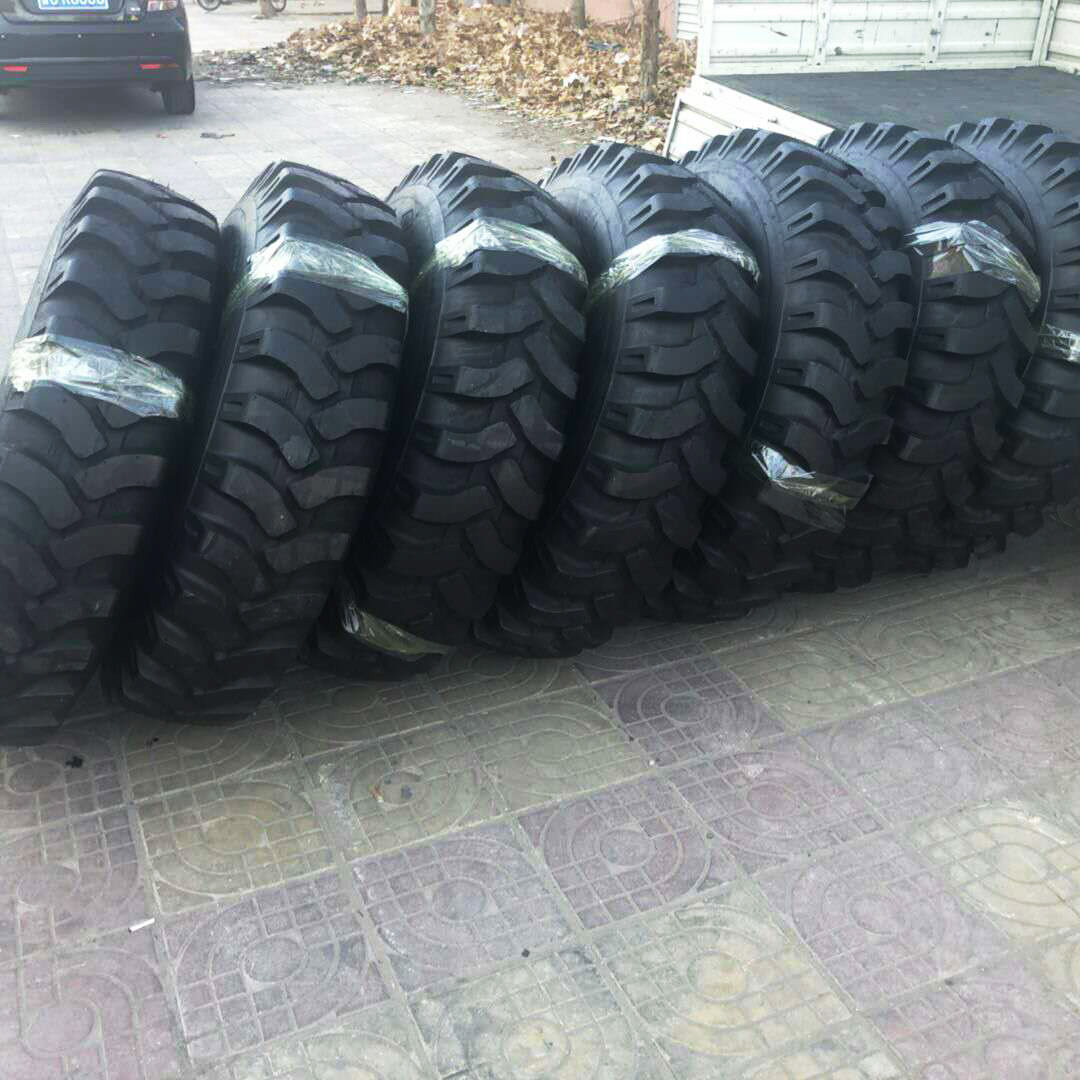 长期供应12.00-20前进矿山自卸车专用1200-20工程轮胎防滑耐磨三