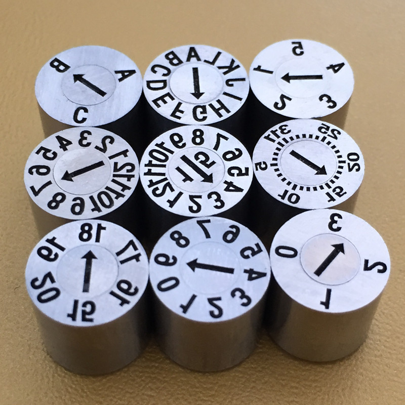 进口凸字模具日期章24年月合并注塑塑料箭头可调年月日份章数字章-阿里巴巴