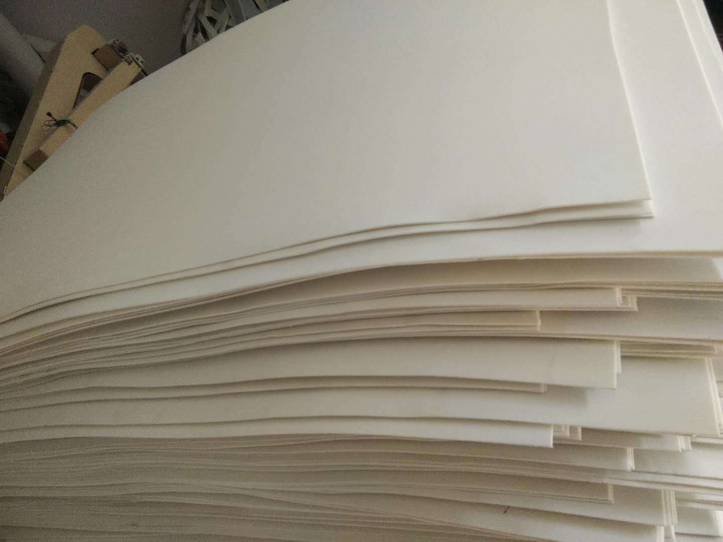 厂家直销朋丛毛毡制品羊毛混纺毛毡羊毛毡及异型毛毡制品现货批发