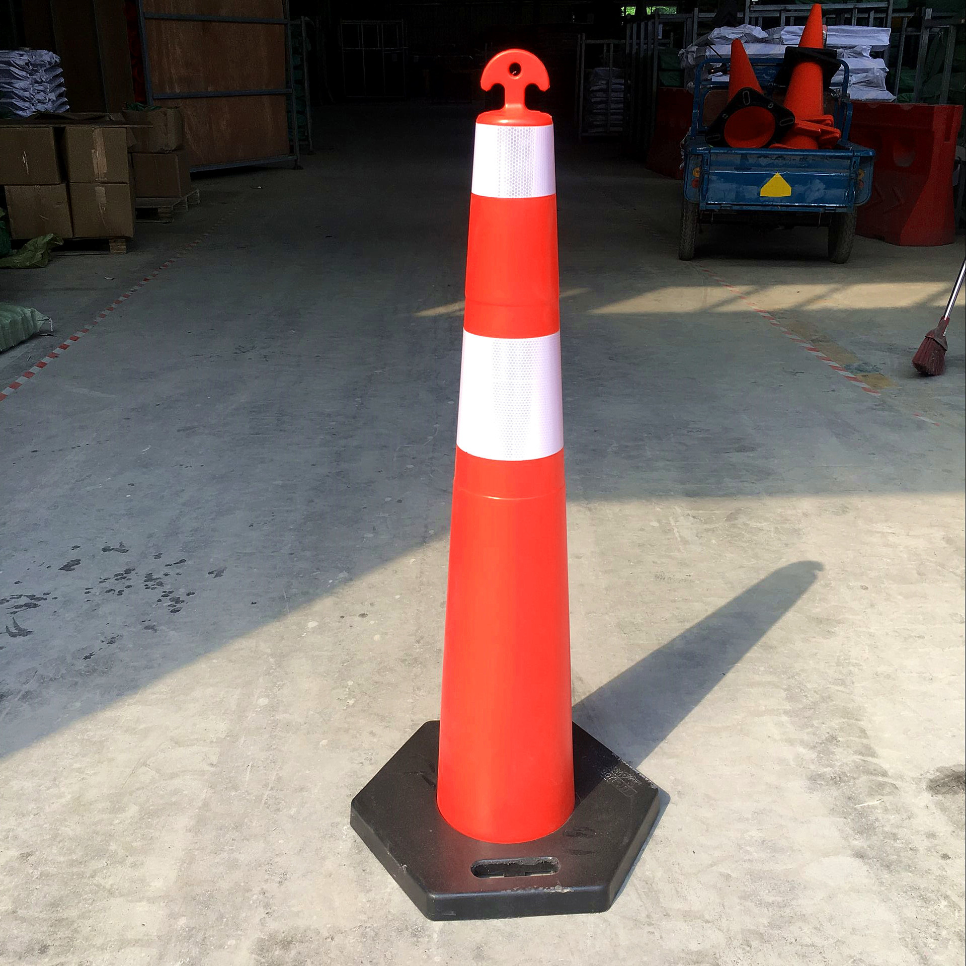 4折专卖浙江防撞桶警示柱城市道路广场等需要安全的地方路障
