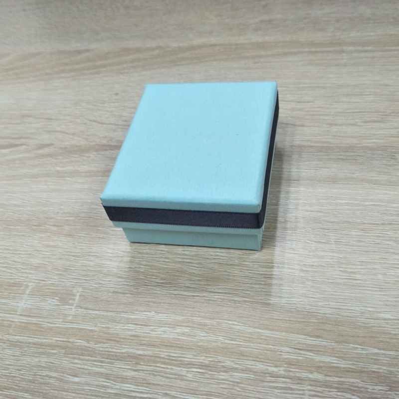 Exquisita joyería de papel de cuero caja de embalaje pendientes anillo collar pulsera tobillera colgante caja de embalaje entrega