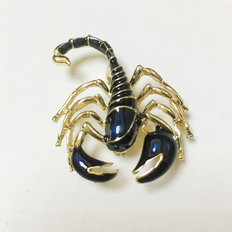 Nuova popolare spilla di scorpione nero, spilla in lega di pittura a olio di fascia alta_voghion.com