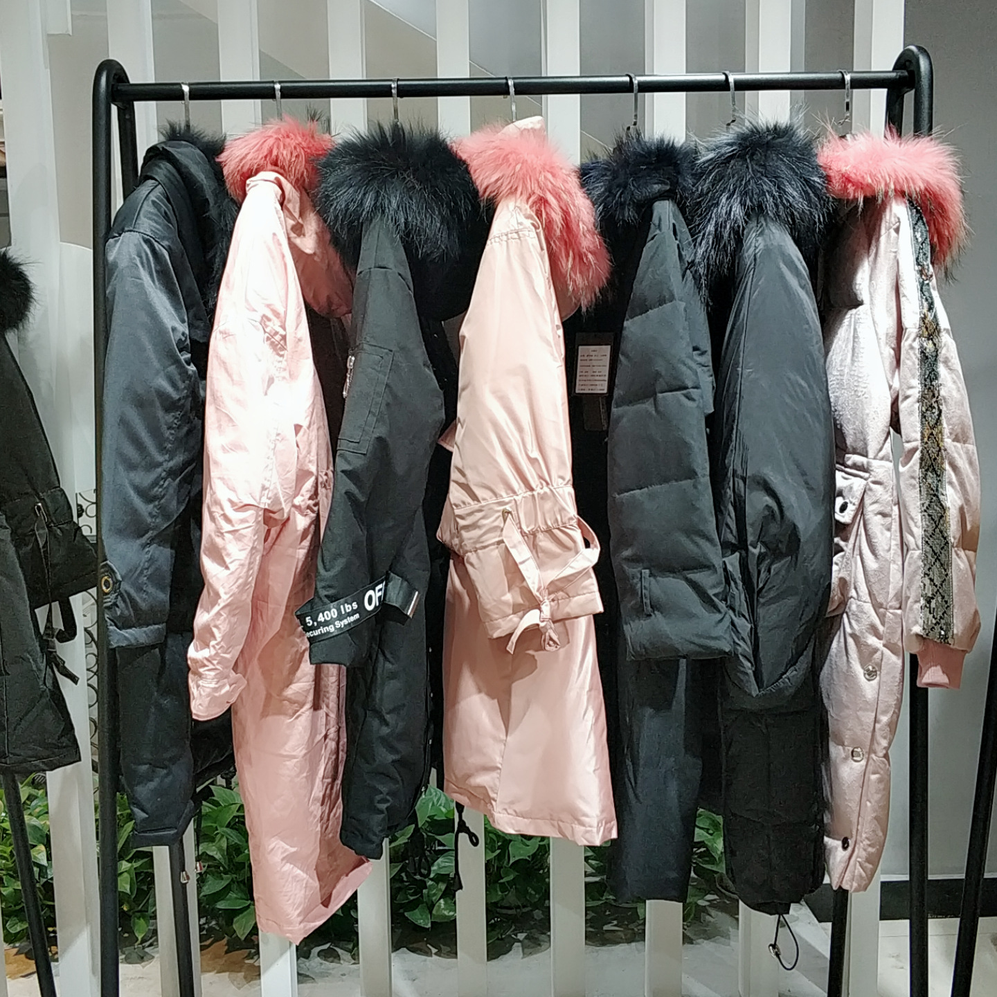 密西婭豪華羽絨服