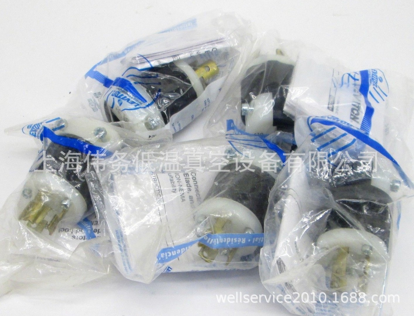 Leviton 4720-C 15 Amp, 125 Volt, NEMA L5-15P, 2P, 3W, Lockin