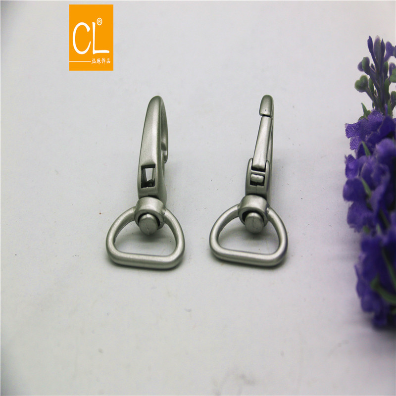 高档工具箱搭扣箱包装饰五金狗扣包包金属配件钩扣古银锌合金锁扣
