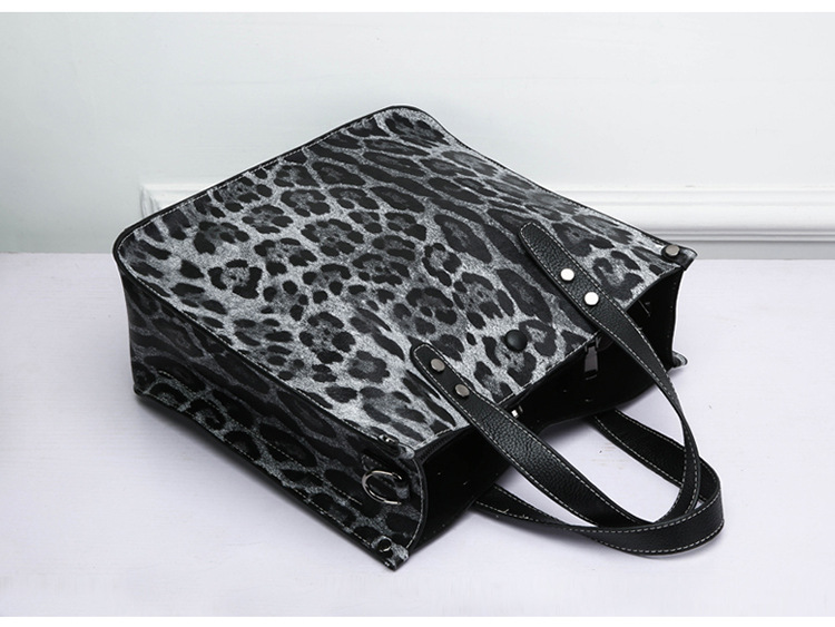 2018 New Women's Bag All-match Big Bag Mother And Child Bag Simple Large Capacity Handbag European And American Fashion Leopard Print Ol Women's Bag display picture 7