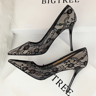 1853-1 Eurasian sexy slim high heels shoes with high heels, shallow, pointed, netted, lace, single shoes.