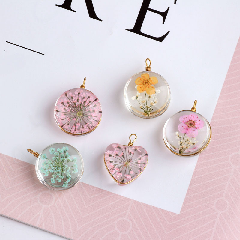 5g Weight Pendant, Earring Findings Jewelry Making Type pendant, Drop Earrings, Earrings Classification 5 PCS/Package Quantity Glass, glass Material Flower, Transparent Pattern Spring&Summer Season Plating Design Cute, Classic Style Style 5 PCS/Package Glass Glass Flower Transparent Pendant Earring Findings Pendant Drop Earrings Earrings 3