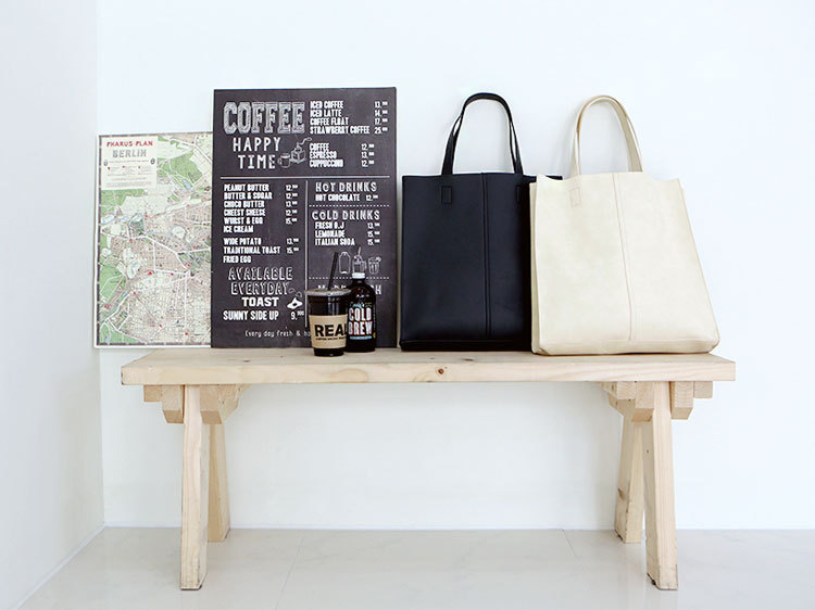 Korean version of fashionable PU leather shoulder bag, simple commuter men's and women's tote bag, square vertical crossbody large-capacity handbag_voghion.com