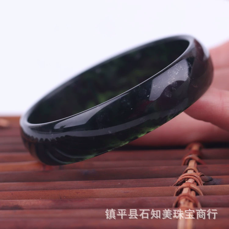 Xinjiang A cargo ink jade bracelet Gansu Qilian jade snake -like jade olive green female jade bracelet live supply