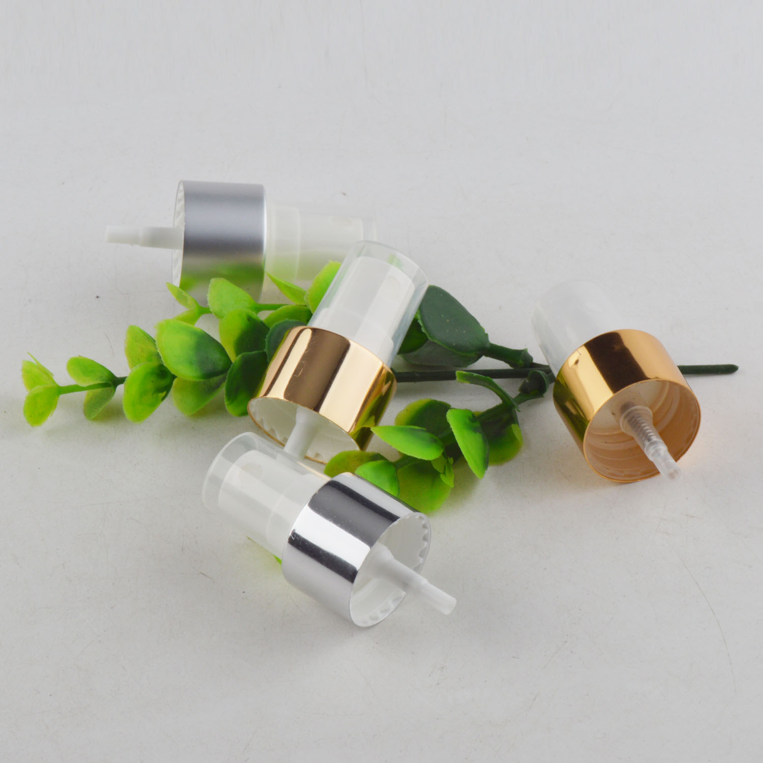 100ml黑色平肩电化铝喷雾瓶爽肤水细雾小喷瓶化妆喷瓶避光香水瓶