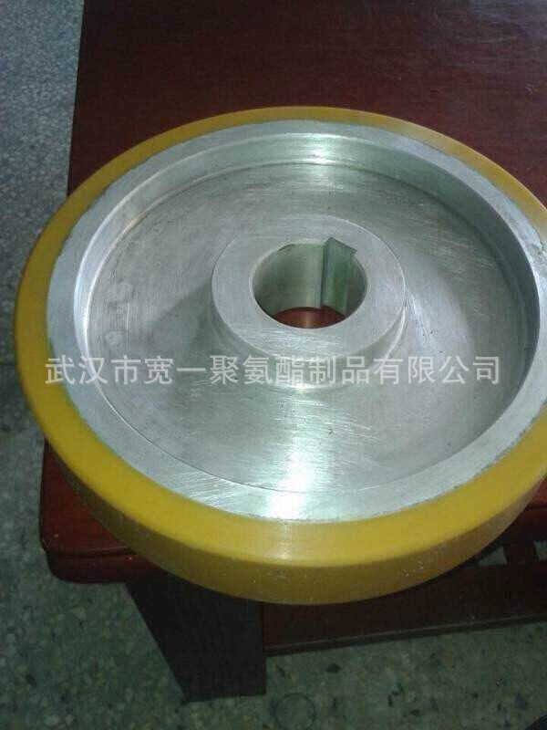 供应湖北仙桃、天门设备用输送滚轮聚氨酯橡胶包胶挂胶