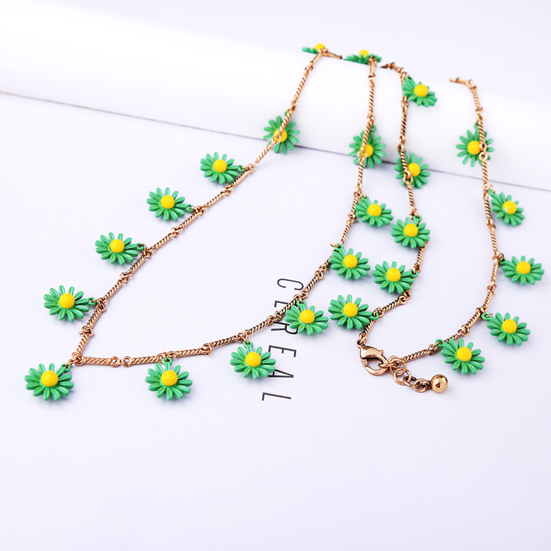 Korean Style Creative Long Sweater Chain Fresh Green Flower Necklace Girlfriends Same Style Gift Necklace Wholesale Fashion display picture 5