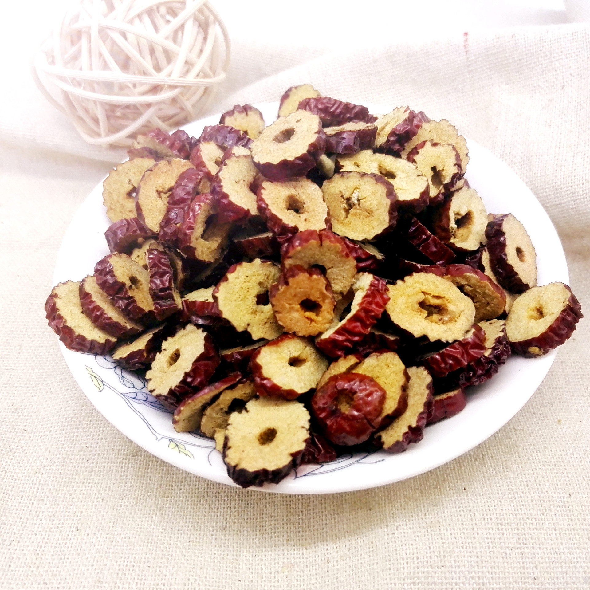 廠家直銷 新疆 若羌 棗圈 酥脆泡茶煮粥無核打粉休閑零食 紅棗幹