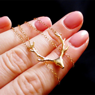 Simple Antler Necklace Christmas Elk Reindeer Pendant Necklace Female Clavicle Chain Fawn Antler Nec