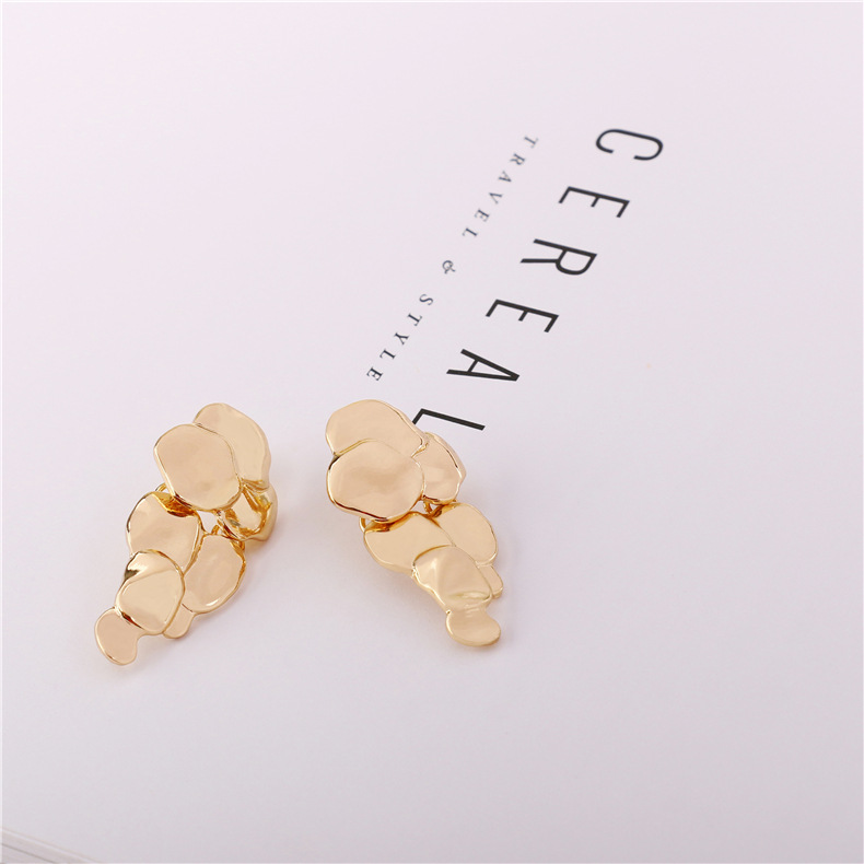 Nouveau Populaire Personnalisé Boucles D'oreilles Socialite Exagérée Capricieux Boucles D'oreilles Européen Et Américain Fruits Raisin Boucles D'oreilles Alliage Ornement display picture 6