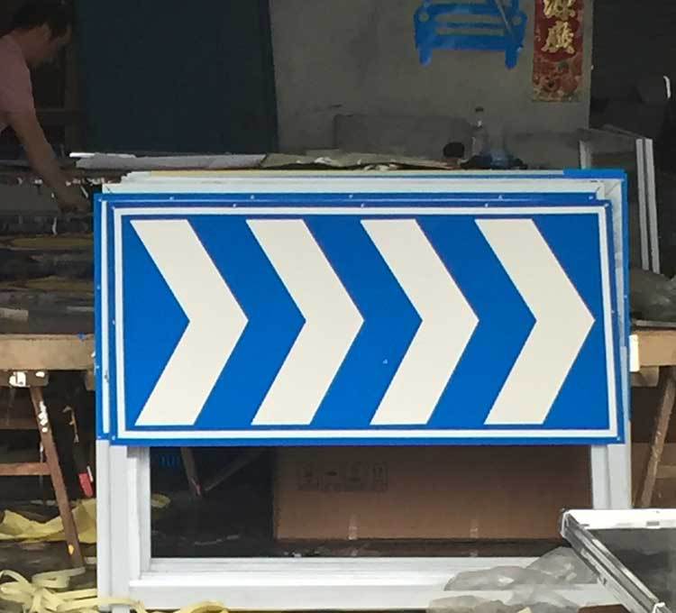 交通标牌、标志牌、公路指示牌、交通标志牌道路标牌、街道导向牌