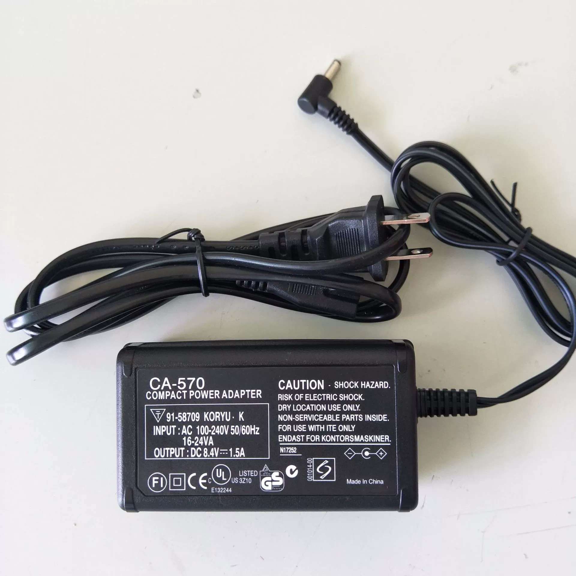 Для адаптера питания камеры Canon HFM400 HFM32 XA20 XA25 CA-570 зарядное устройство