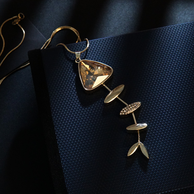 simple  new  crystal necklace