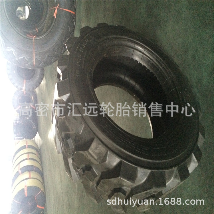 10-16.5 滑移装载机轮胎 可配钢圈10-16.5