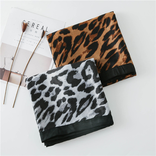 South Korea's Dongdaemun autumn and winter cotton and linen scarf sexy large leopard print black edge full edge thickened double-sided large shawl