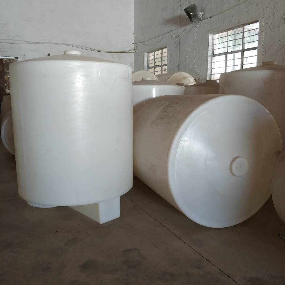 淮北1500L锥底玻璃水搅拌桶  1.5立方尖底塑料加药箱厂家直供