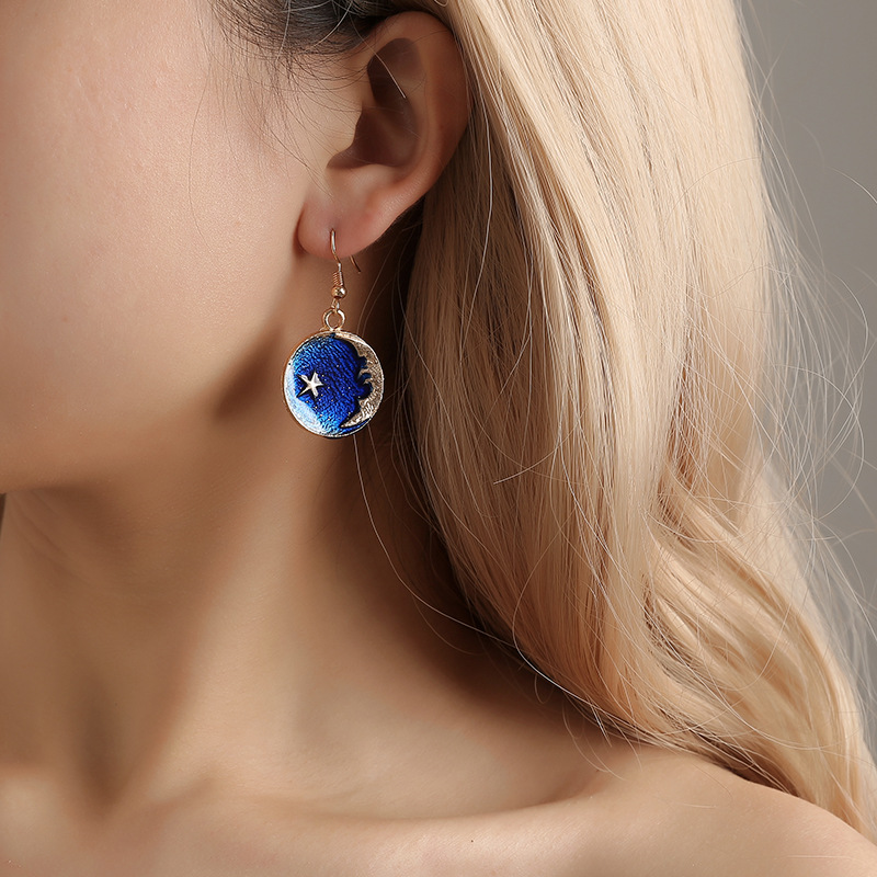 Nouvelle Fantaisie Planète Boucles D'oreilles Japonais Et Coréen Belle Fantaisie Bleu Ciel Étoilé Boucles D'oreilles Frais Longue Asymétrique Boucles D'oreilles display picture 9