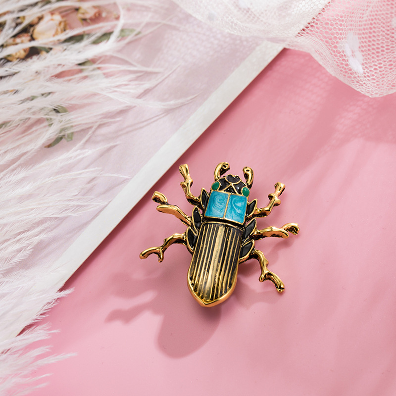 Japanese and Korean fashion trend temperament atmosphere personality creative all match oil drop retro beetle brooch accessories_voghion.com