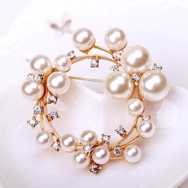 Korean-style High-grade Diamond-encrusted Wreath Pin Corsage Distinctive All-match Pearl Ring Brooch Women's Elegant Coat Accessories