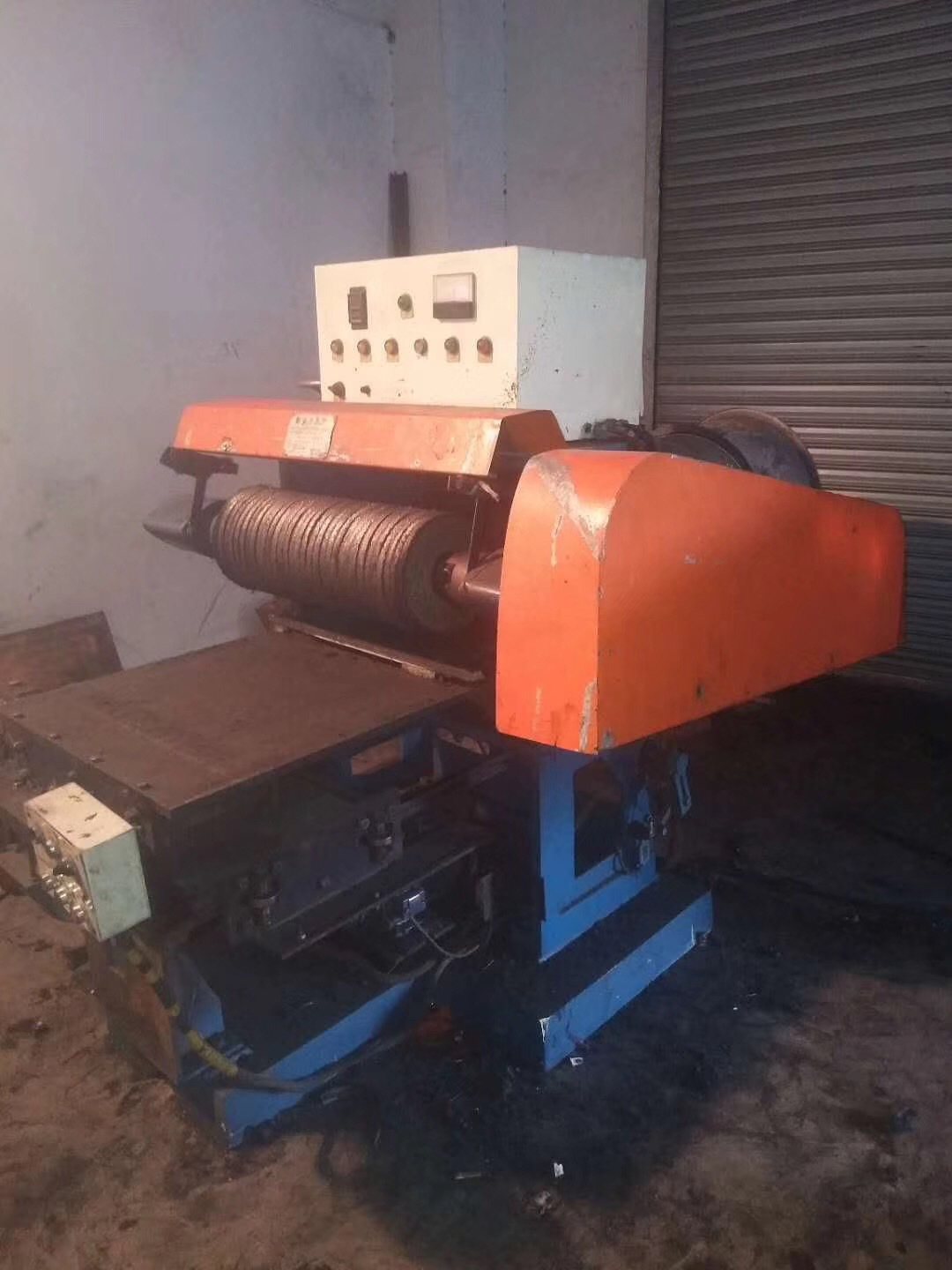 低价处理二手平面自动抛光机，二手抛丸机，二手振动机可做研磨