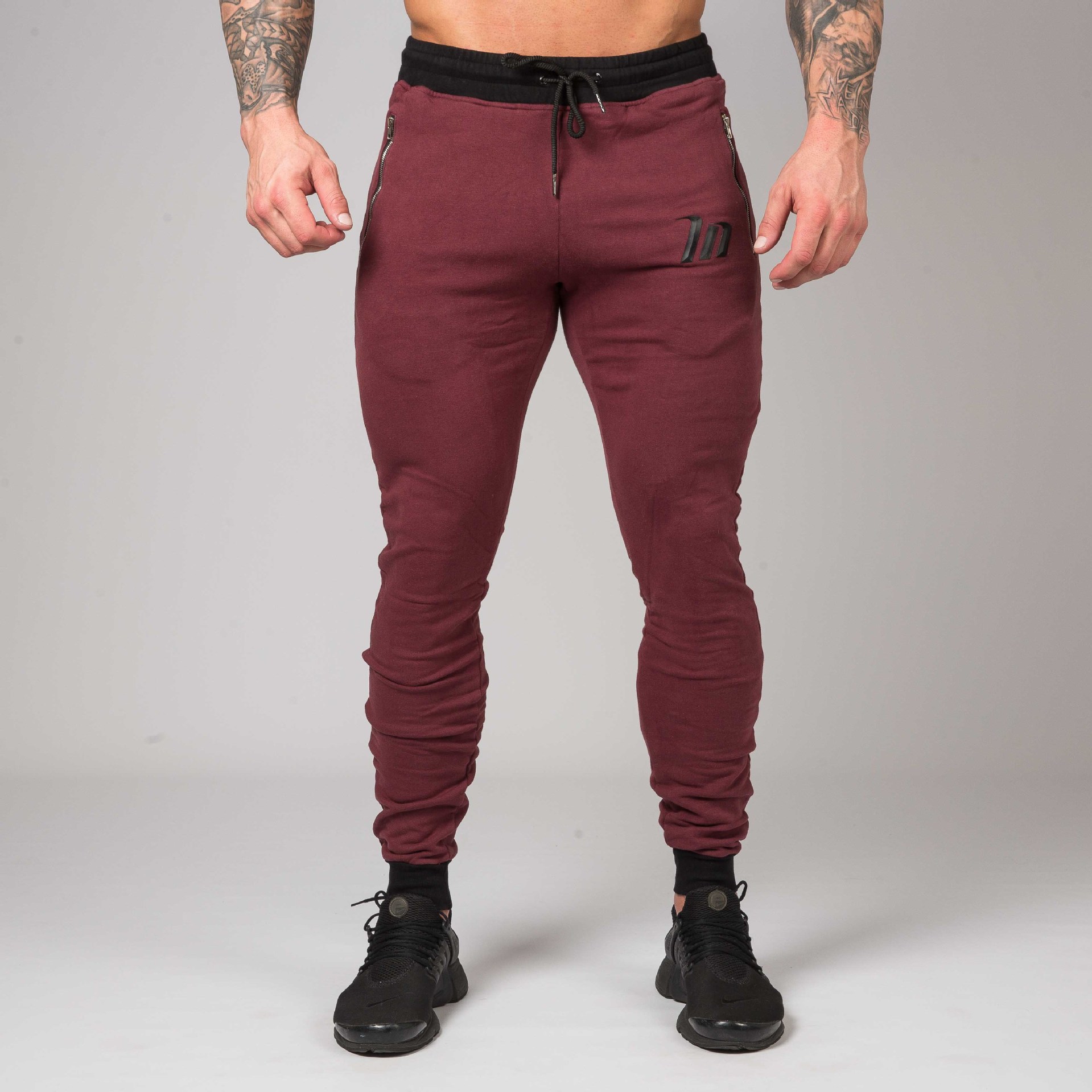 Muscle-fit sports pants 1