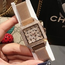 �����ݷ�����Ů��P����m���F�W��Ů��Mˮ荕r��Ůʿ�ֱ�