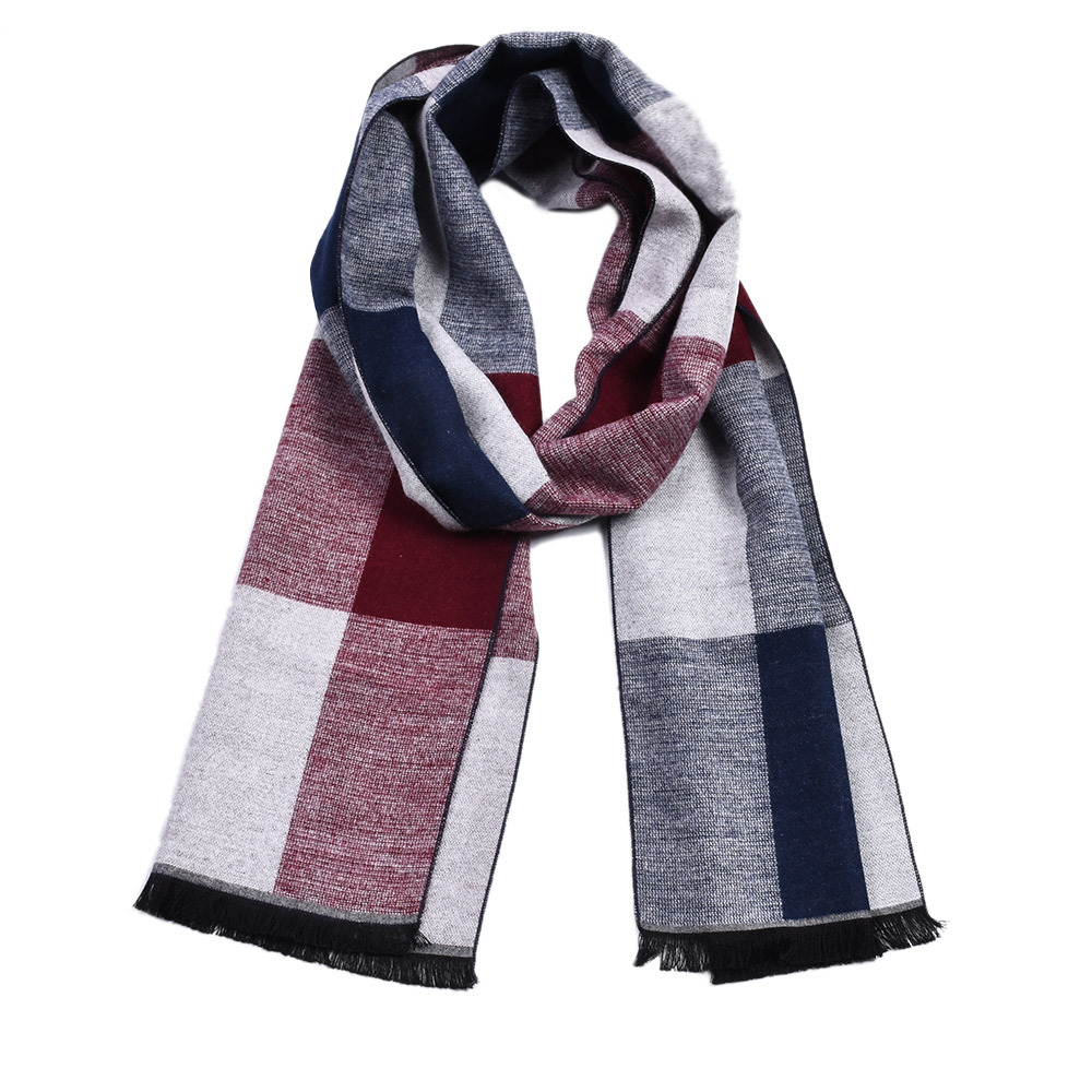 Rutig herrscarf i imitationskashmir med fransar för vintern_voghion.com