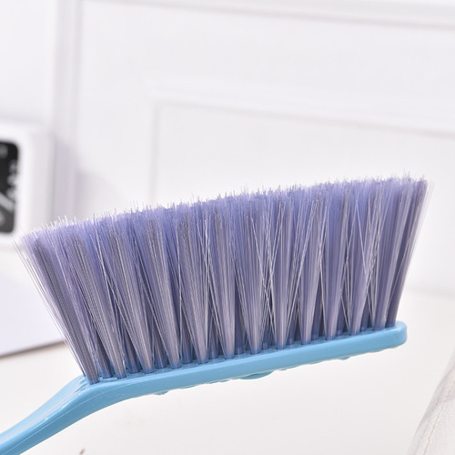 Manufacturer wholesale new plastic long handle dust removal brush bed sweeper brush bed sweeper brush feather duster cleaning brush wholesale can be less