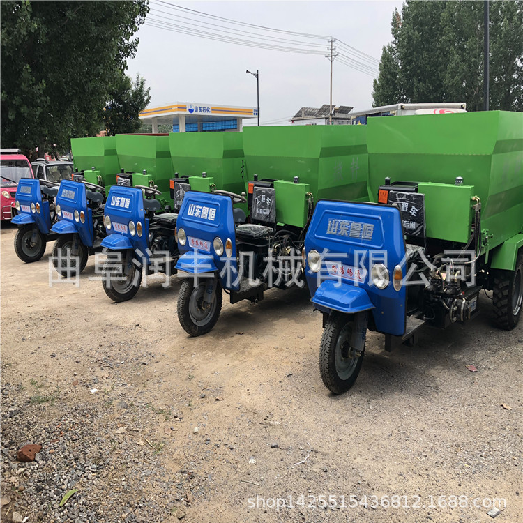 青贮草料喂料机 襄阳第三代撒料车
