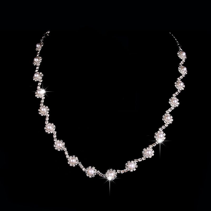 Moda Geométrico Cadena De Cobre Embutido Perlas Artificiales Diamantes De Imitación Pulsera Aretes Collar 1 Juego display picture 4