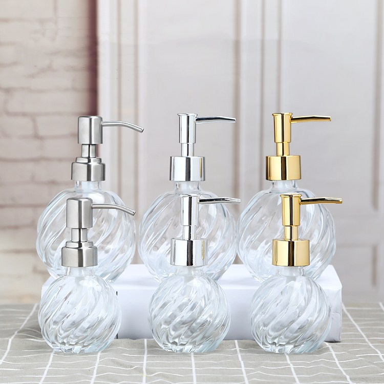 Botellas vacías que pueden contener el gel de ducha por separado