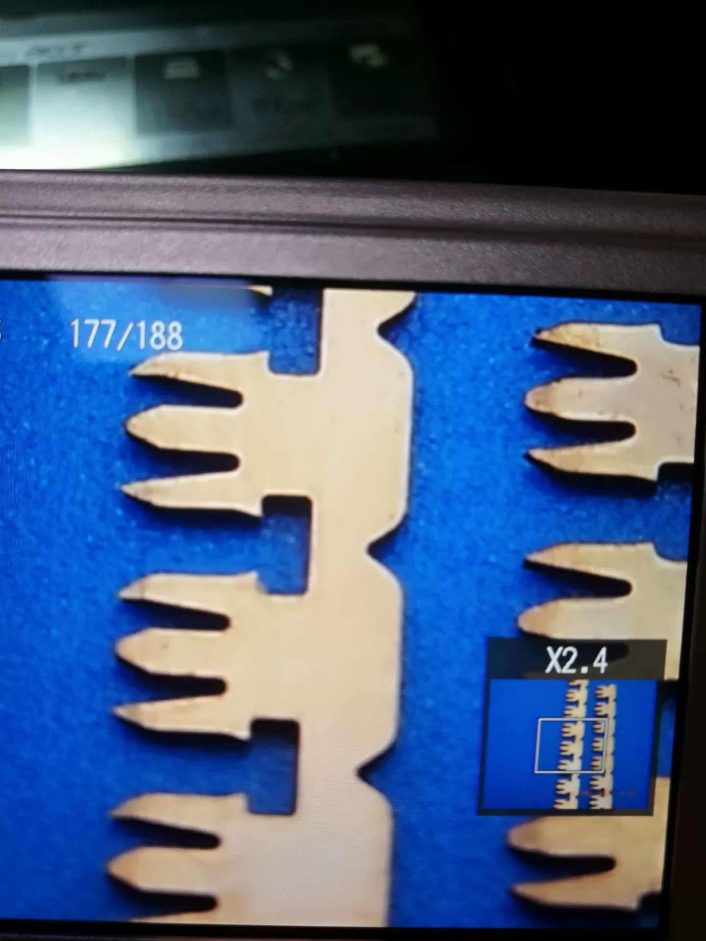 Производители поставляют две вилки, три вилки, высокие и низкие вилки экологически чистый Тайвань Высококачественный золотой лист