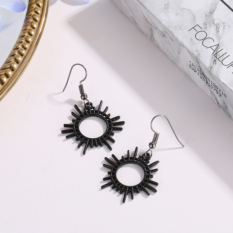 New Earrings Trend Gear Earrings Creative Geometric Alloy Jewelry Sun Earrings Wholesale Nihaojewelry display picture 3